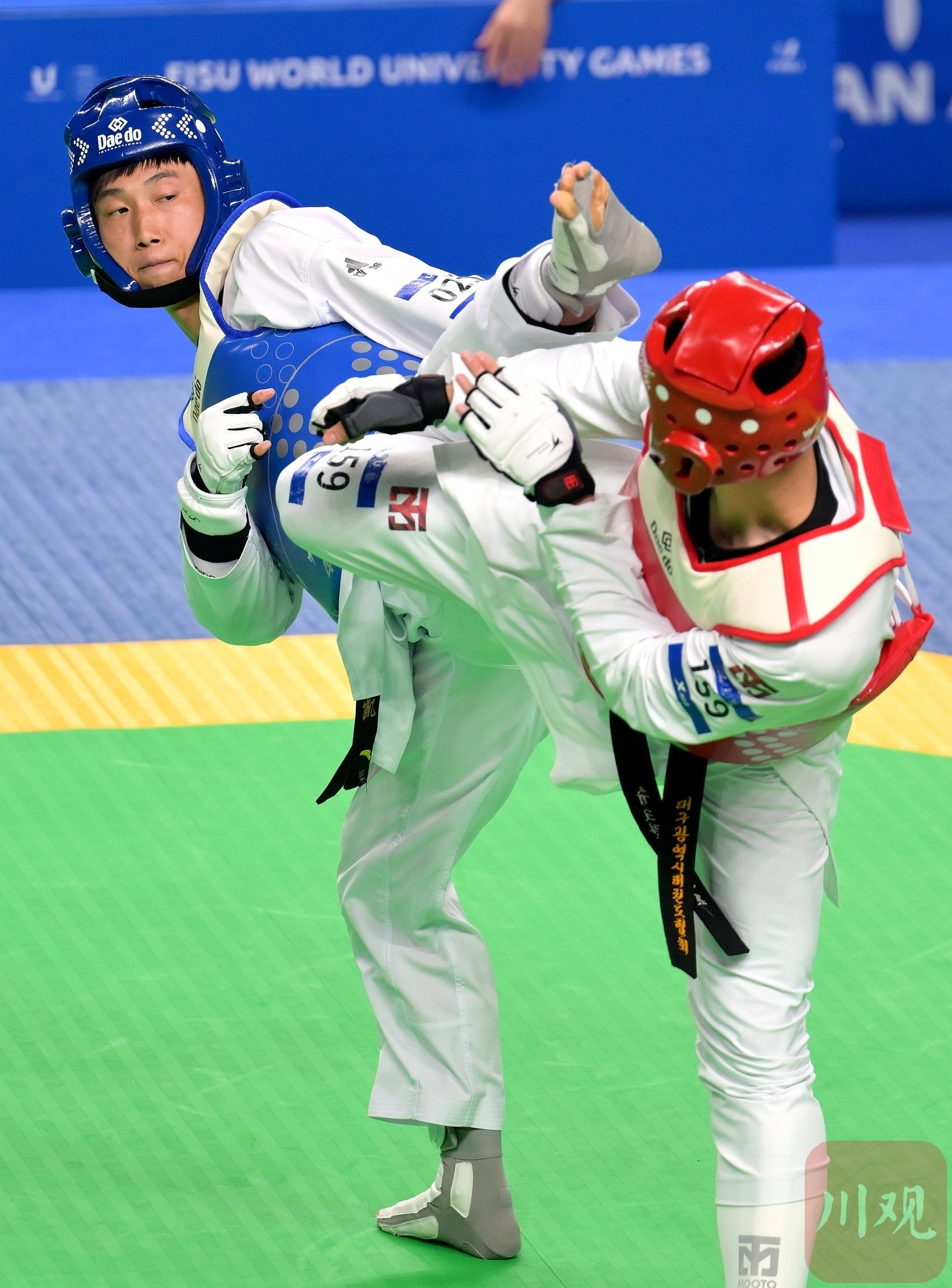 土耳其跳水选手实现突破，勇夺冠军