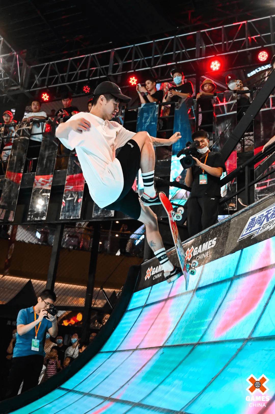 九游体育app-关于足球场上热血飙升，精彩纷呈好戏连连的信息