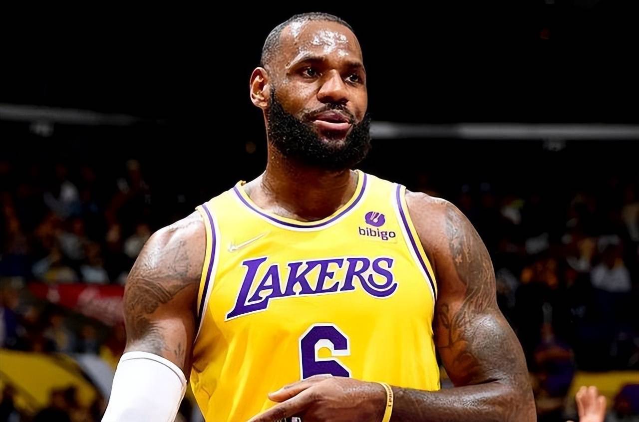 九游体育网页版登录入口-湖人客场输球，詹姆斯空破三双