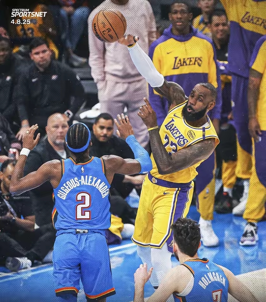 湖人客场输球，詹姆斯空破三双